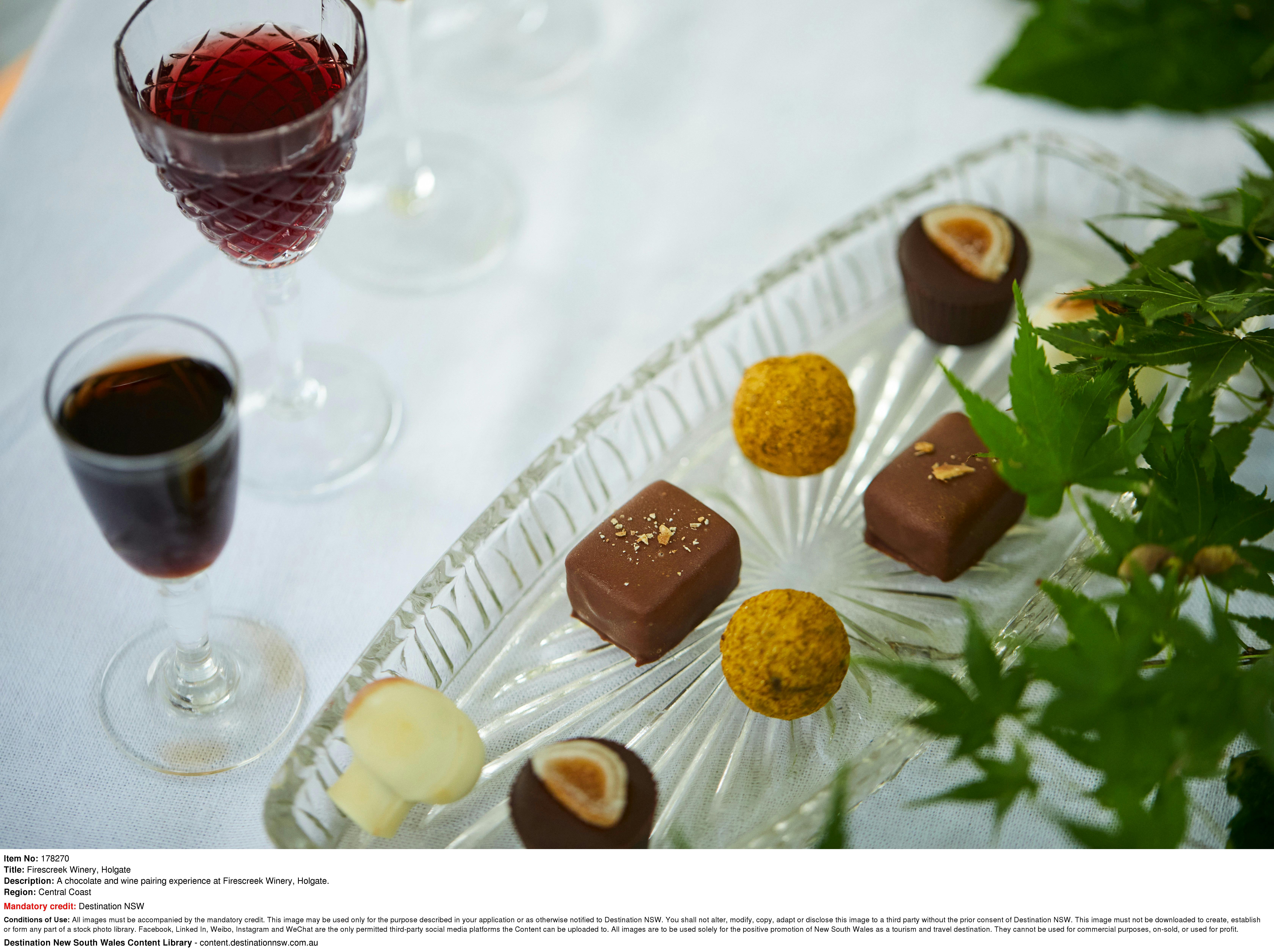 Delicious chocolate and wine pairing