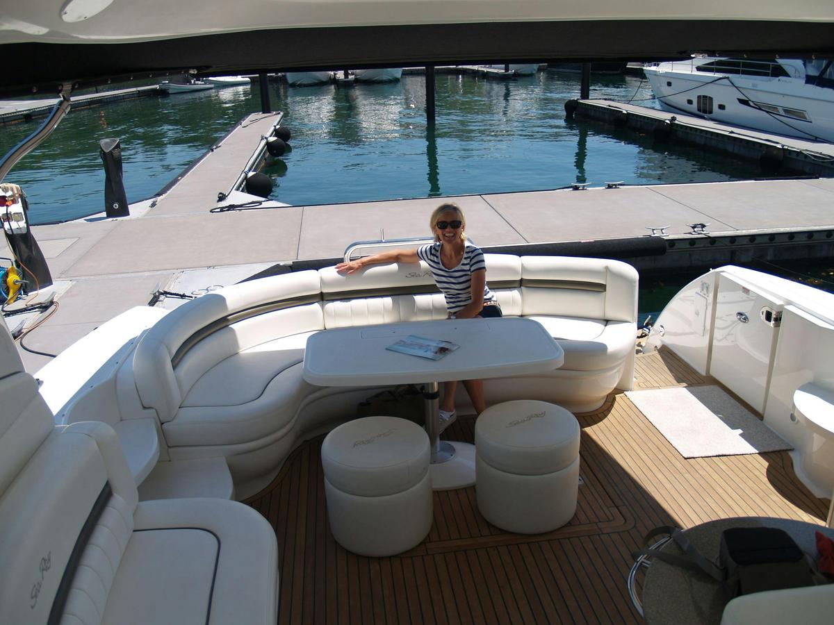 Cruise Sydney Harbour in style