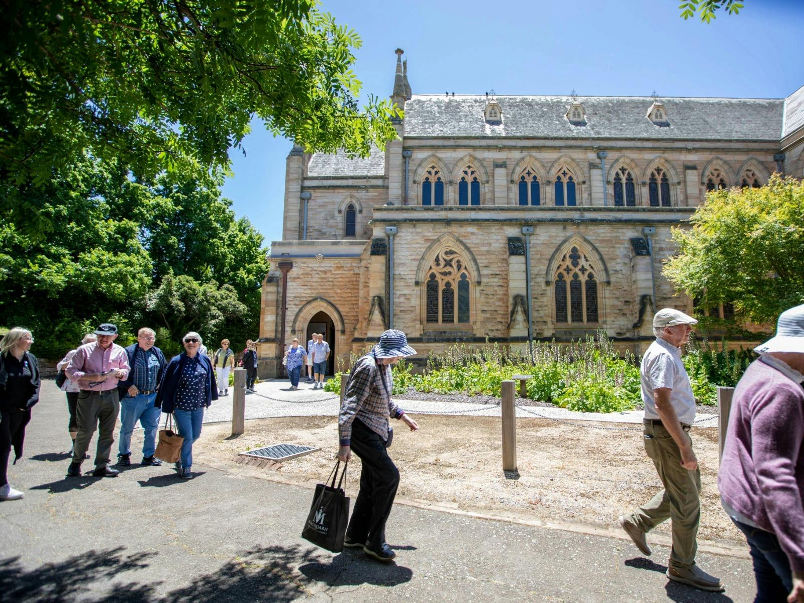 Guide to Goulburn Tour Group, St Saviours