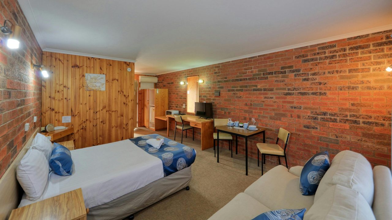 Deluxe Queen Room