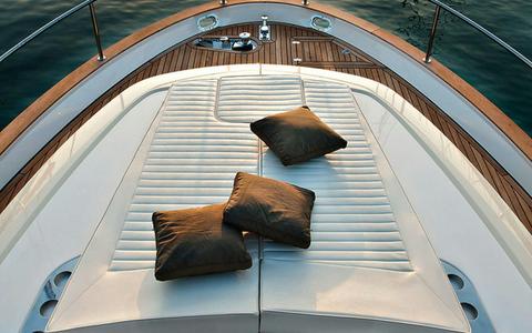 Luxury Sydney Harbour Cruise & Seafood Feast