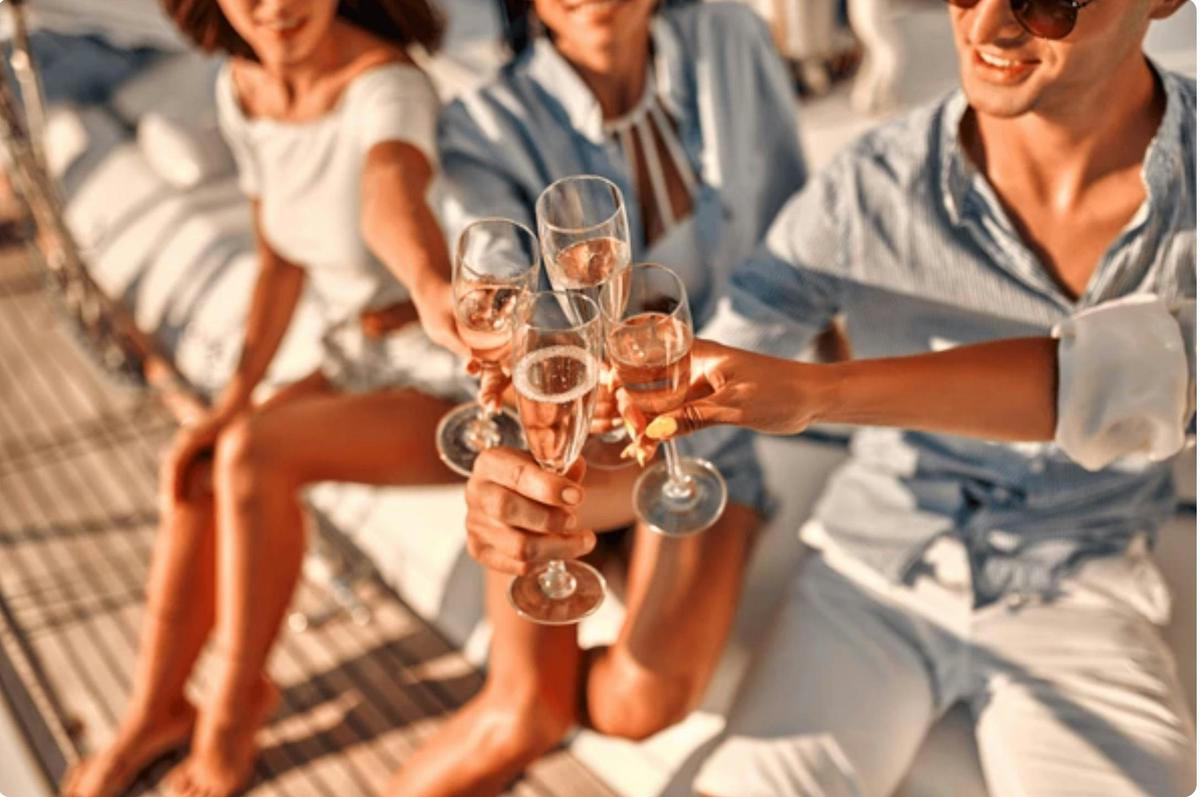 Luxury Sydney Harbour Cruise & Seafood Feast