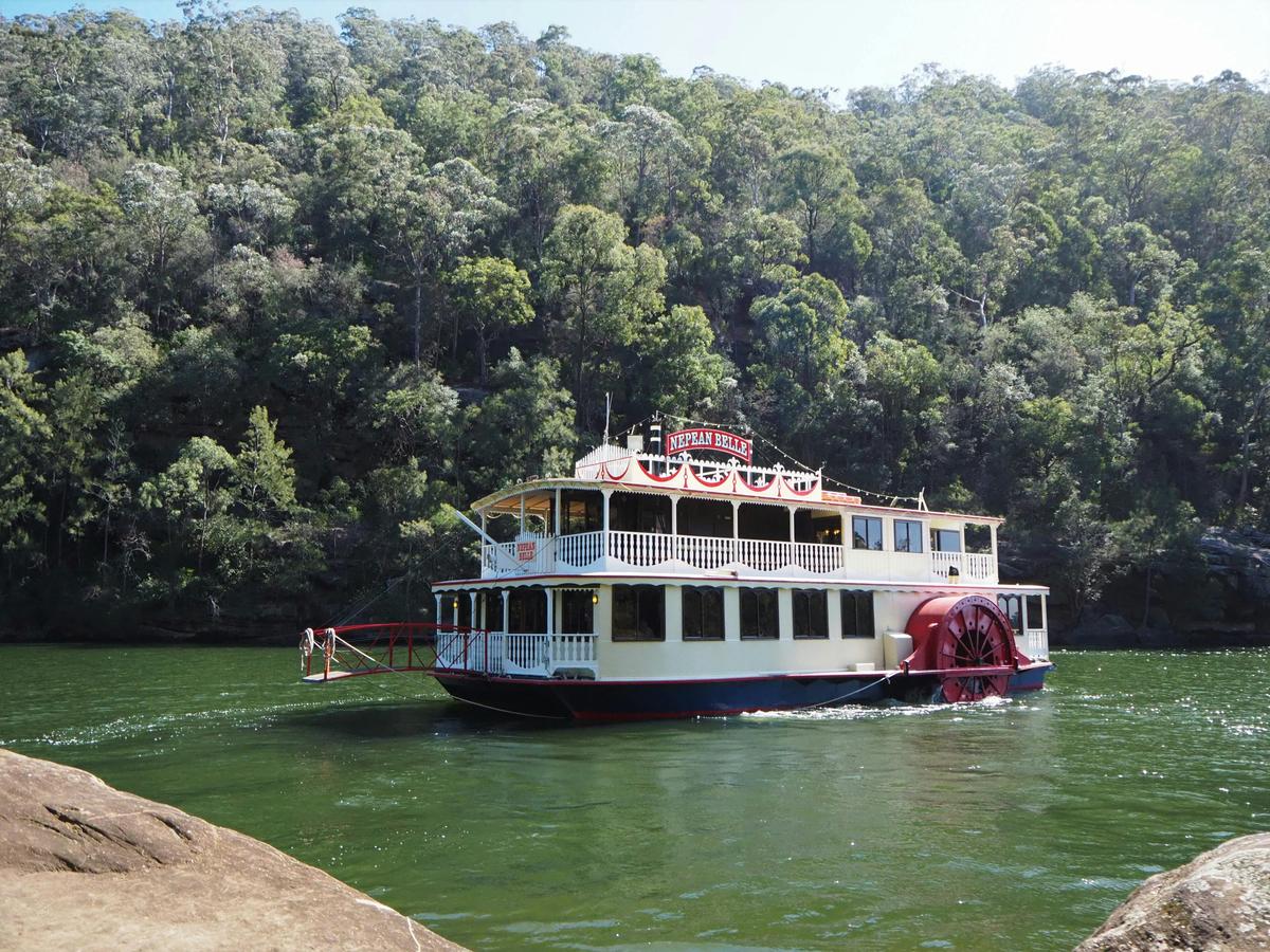 Nepean Belle in the Nepean Gorge