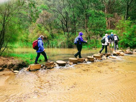 Wolgan Valley and Glow Worm Cave Pack Free Walk by Life's An Adventure
