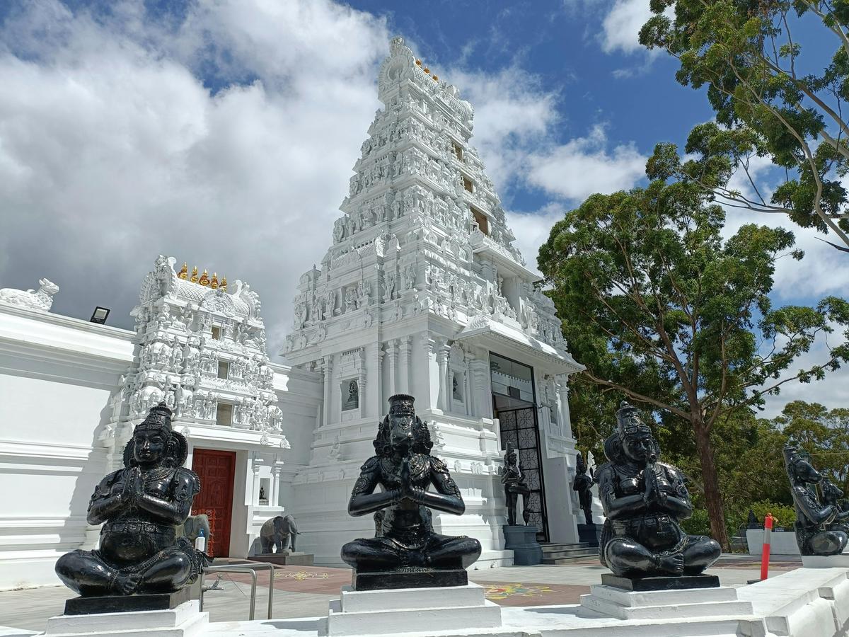 Hindi Temple with Picture Me Sydney tours