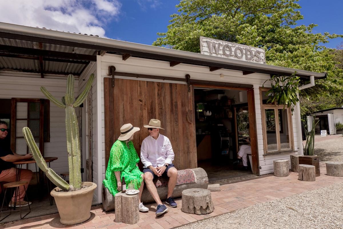 Localing guests visiting a local shop in Byron.