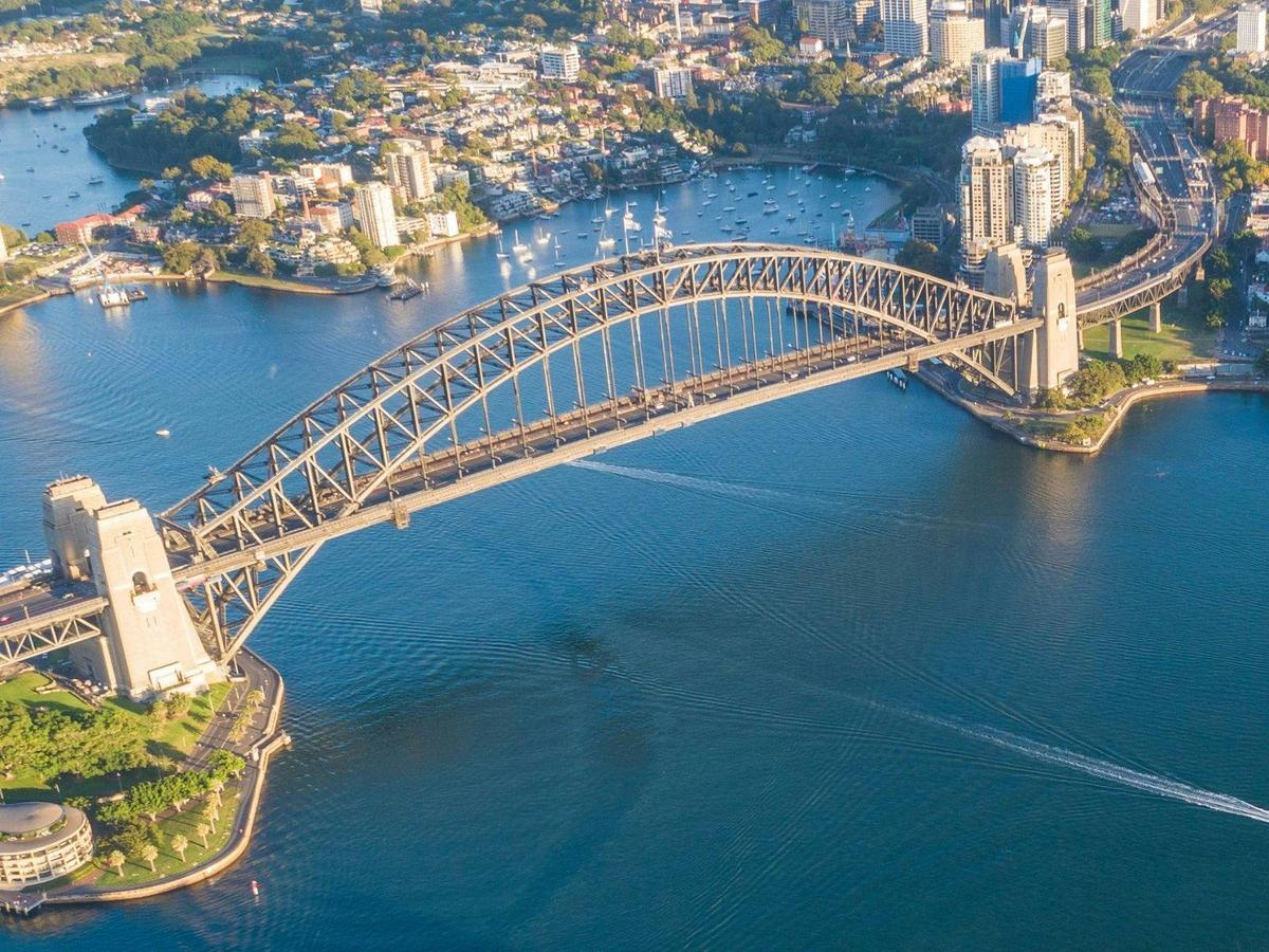Helicopter Flight to Sydney Harbour Bridge with Rotor One