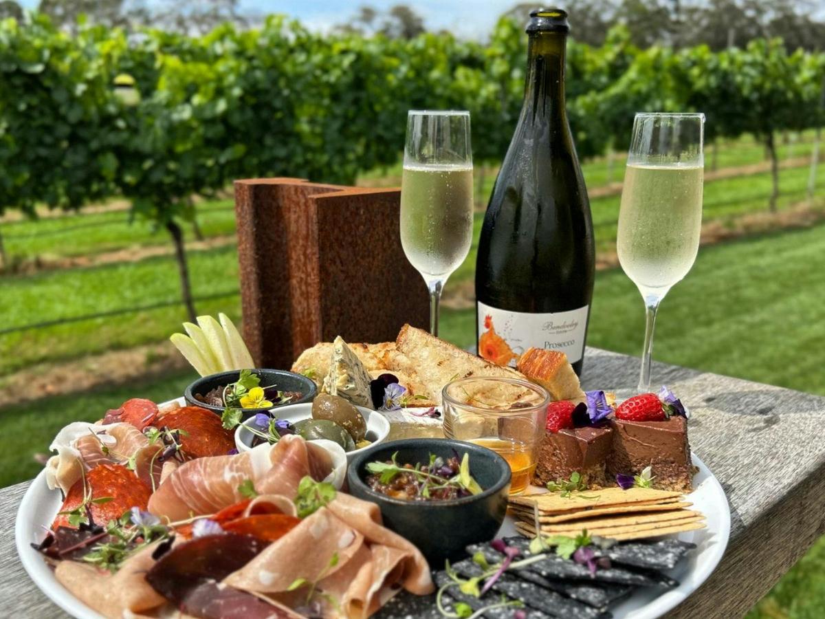 Heli Ride to Bendooley Estate