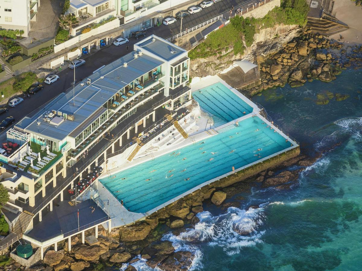 Helicopter Ride Sydney - Bondi Icebergs