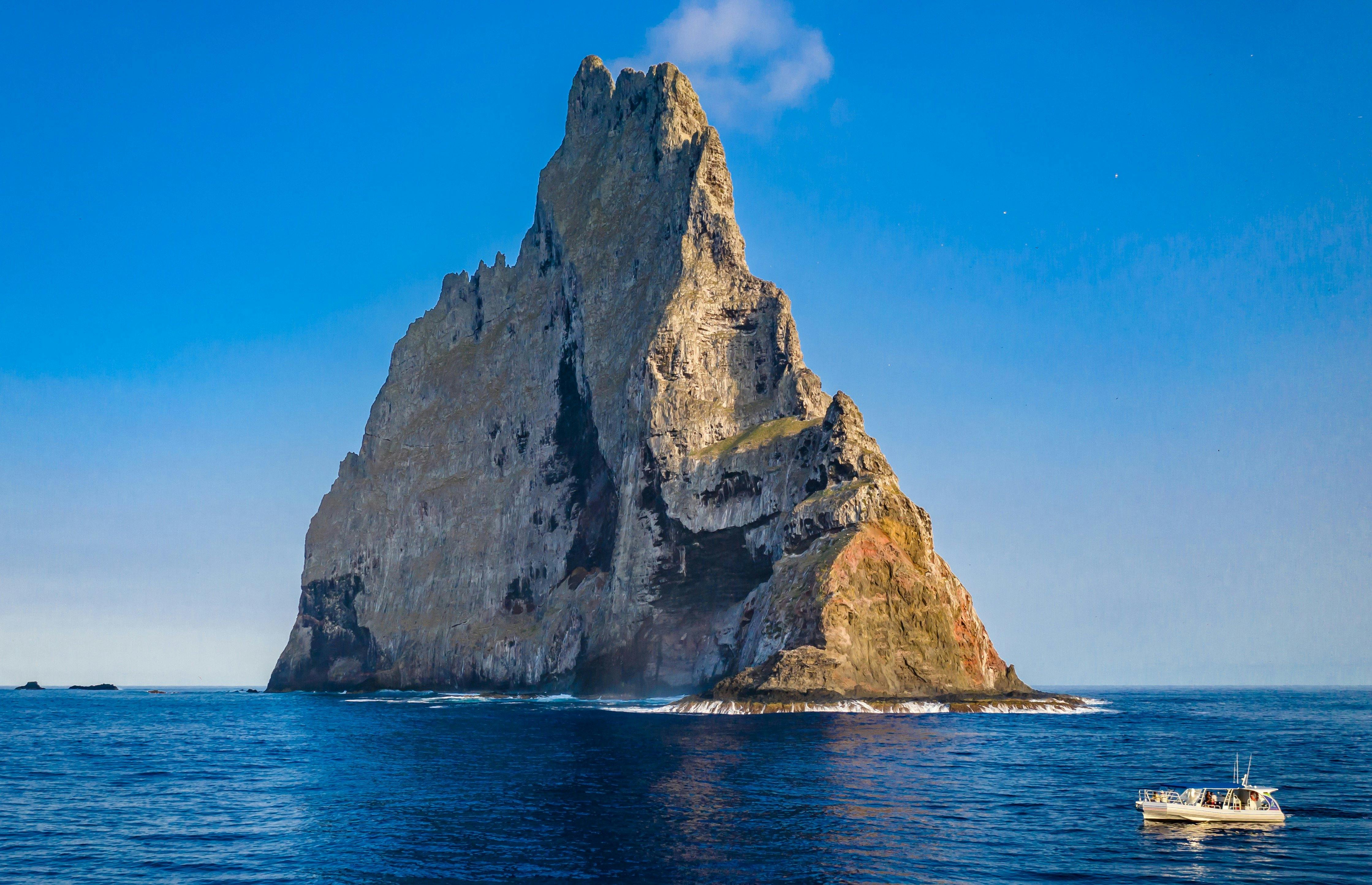 Ball's Pyramid Worlds tallest Rock Stack