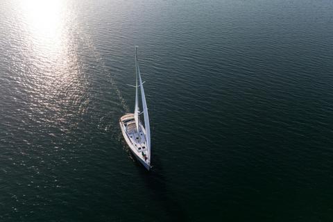 Sail Lake Macquarie under sail on Lake Macquarie