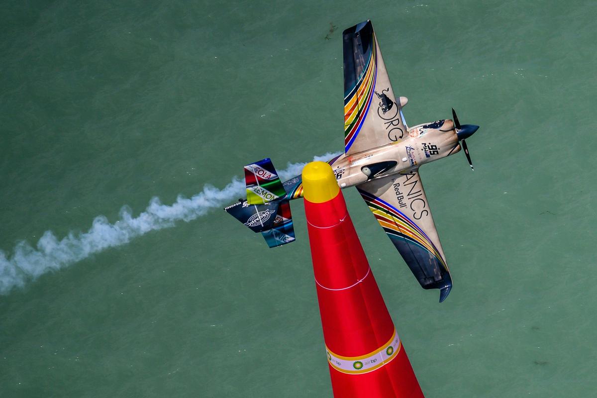Matt Hall flying in 2019 Red Bull Air Race, later crowned the reigning World Champion