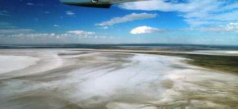 Lake Eyre Tours and Flights from Broken Hill - three days