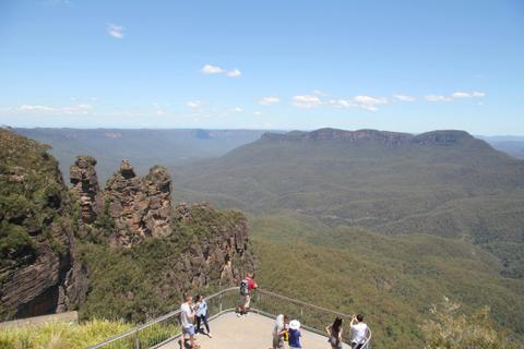 Blue Mountains three sister jenolan caves tour