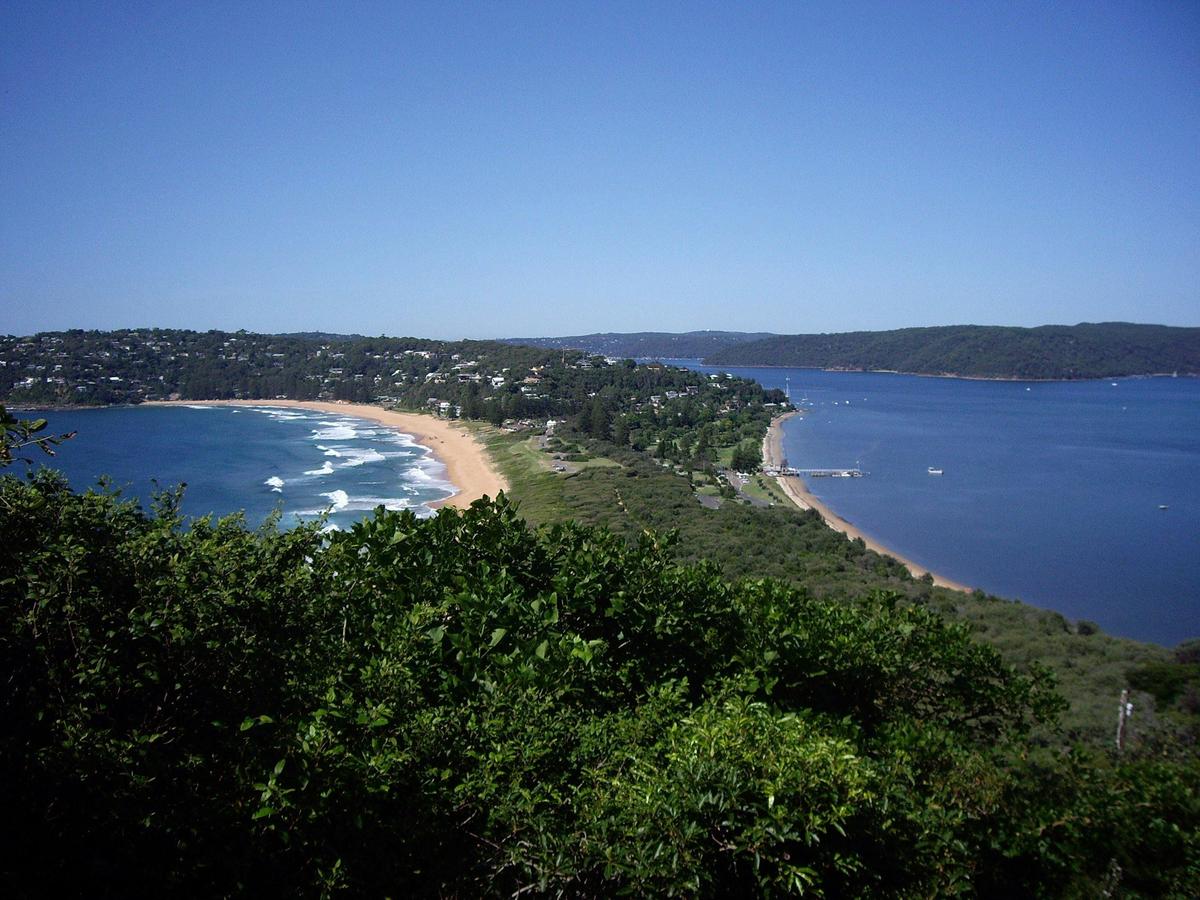 Barrenjoey Head
