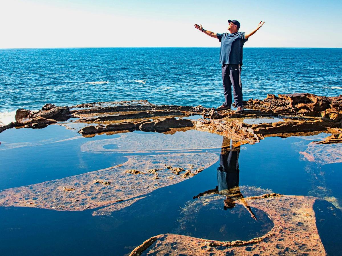 Discover crystal cear rockpools, teeming with marine life