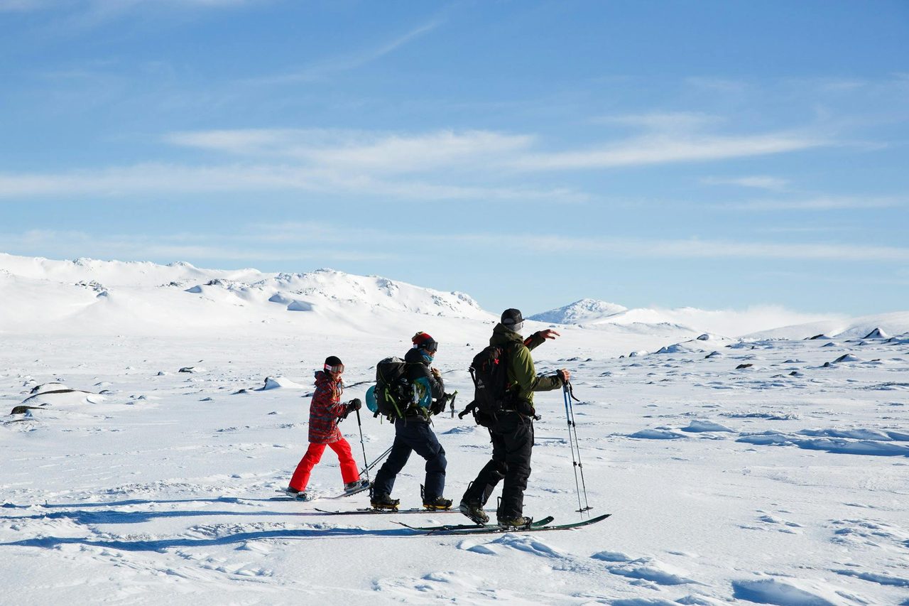 A Thredbo guide points out the names of Australia's highest peaks