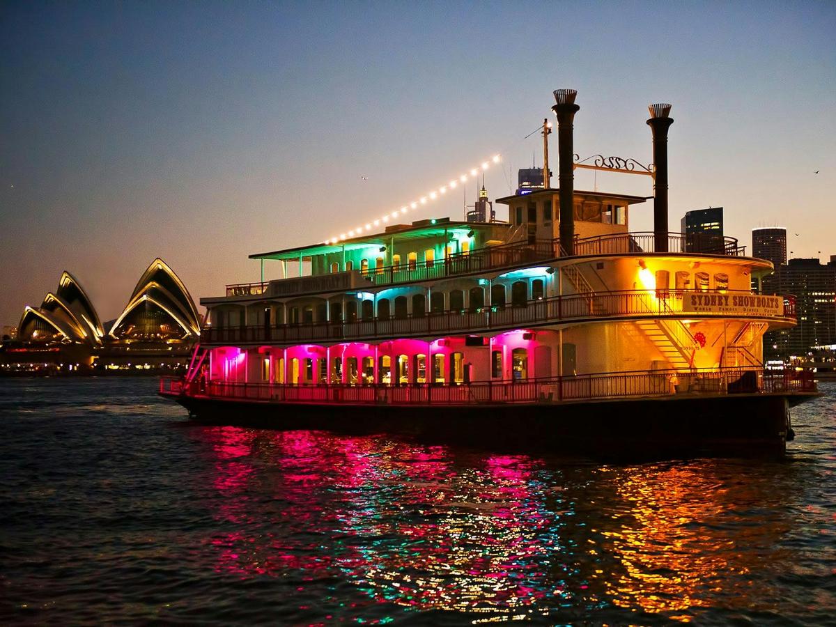 Sydney Showboat