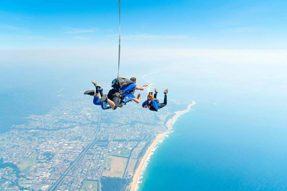 Freefalling with Dedicated Camera