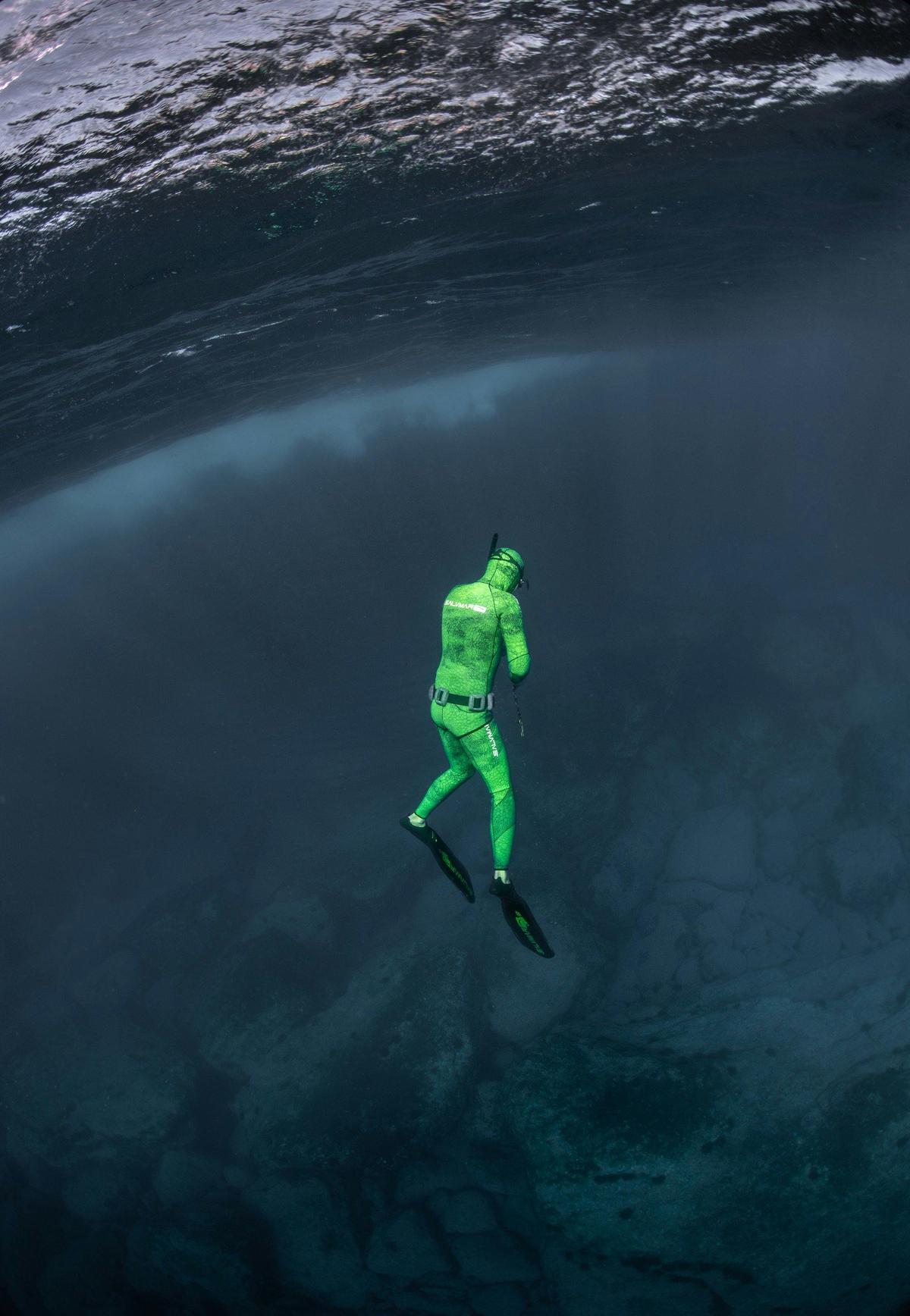Freediving in Jer Jervis Bay, NSW