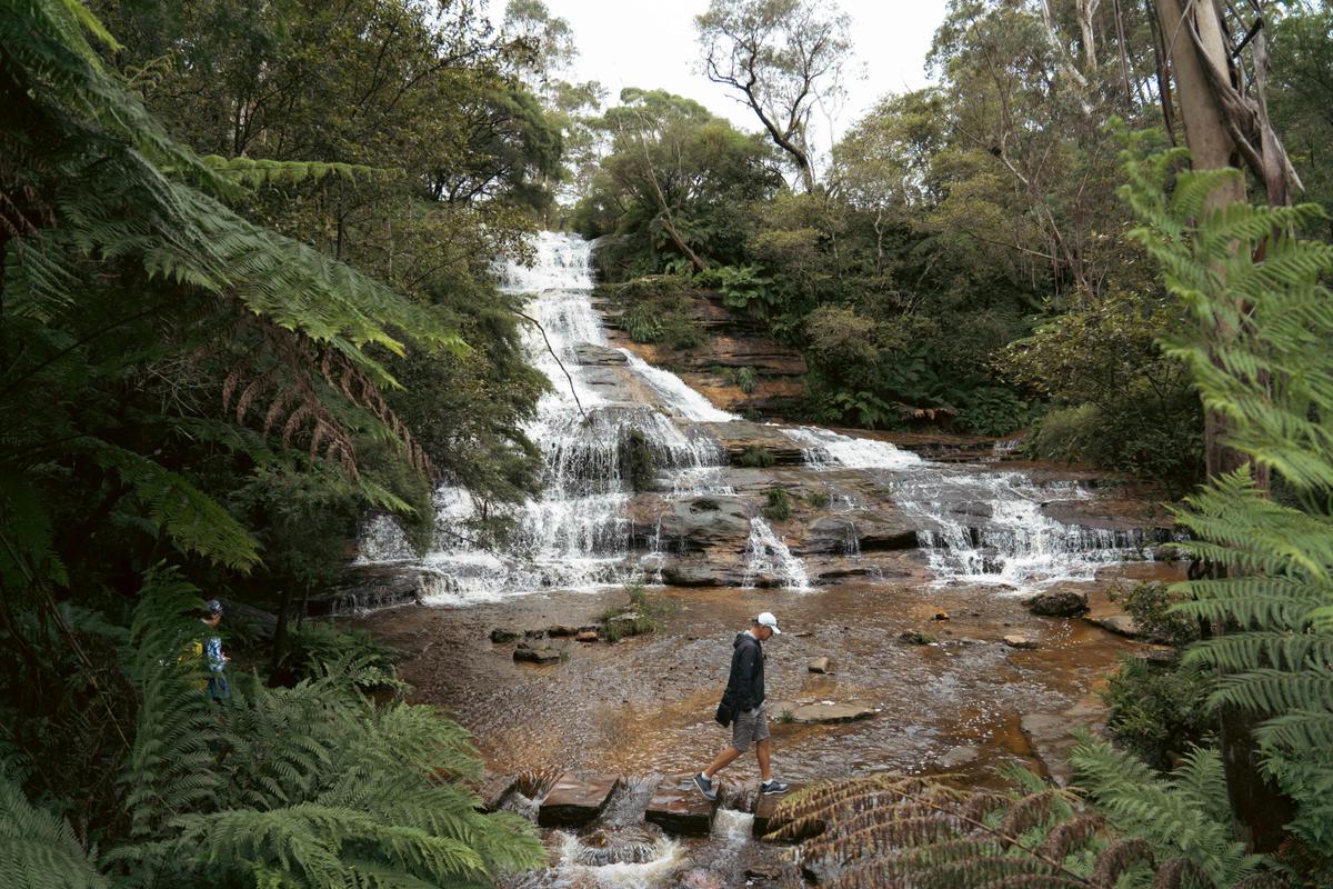 Walk on the stepping stones at the bottom of the amazing Katoomba Cascade Falls