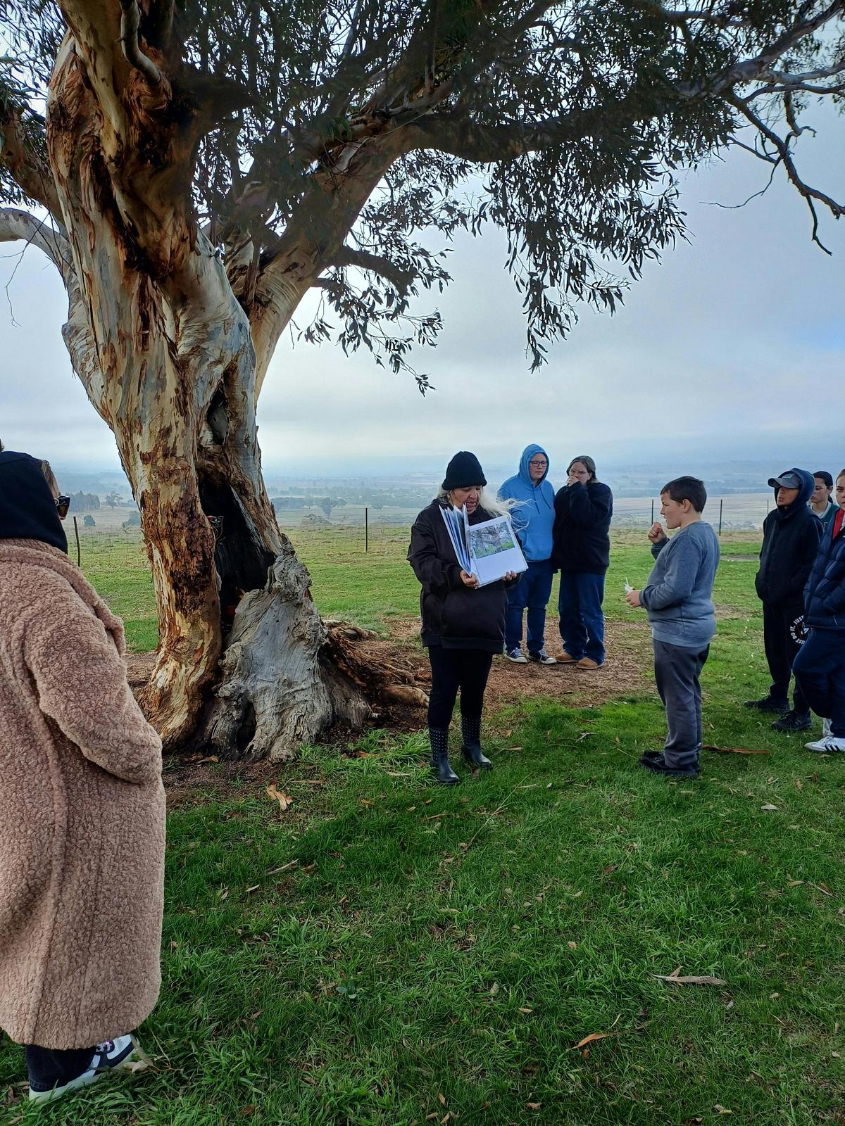 Aunty Enid providing tour at Touts Lookout.
