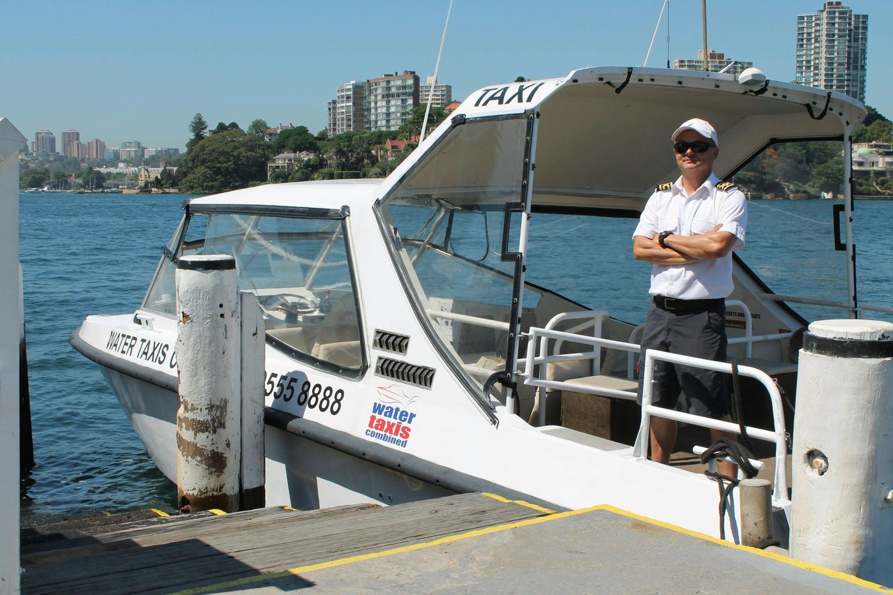 Limousine Water Taxi