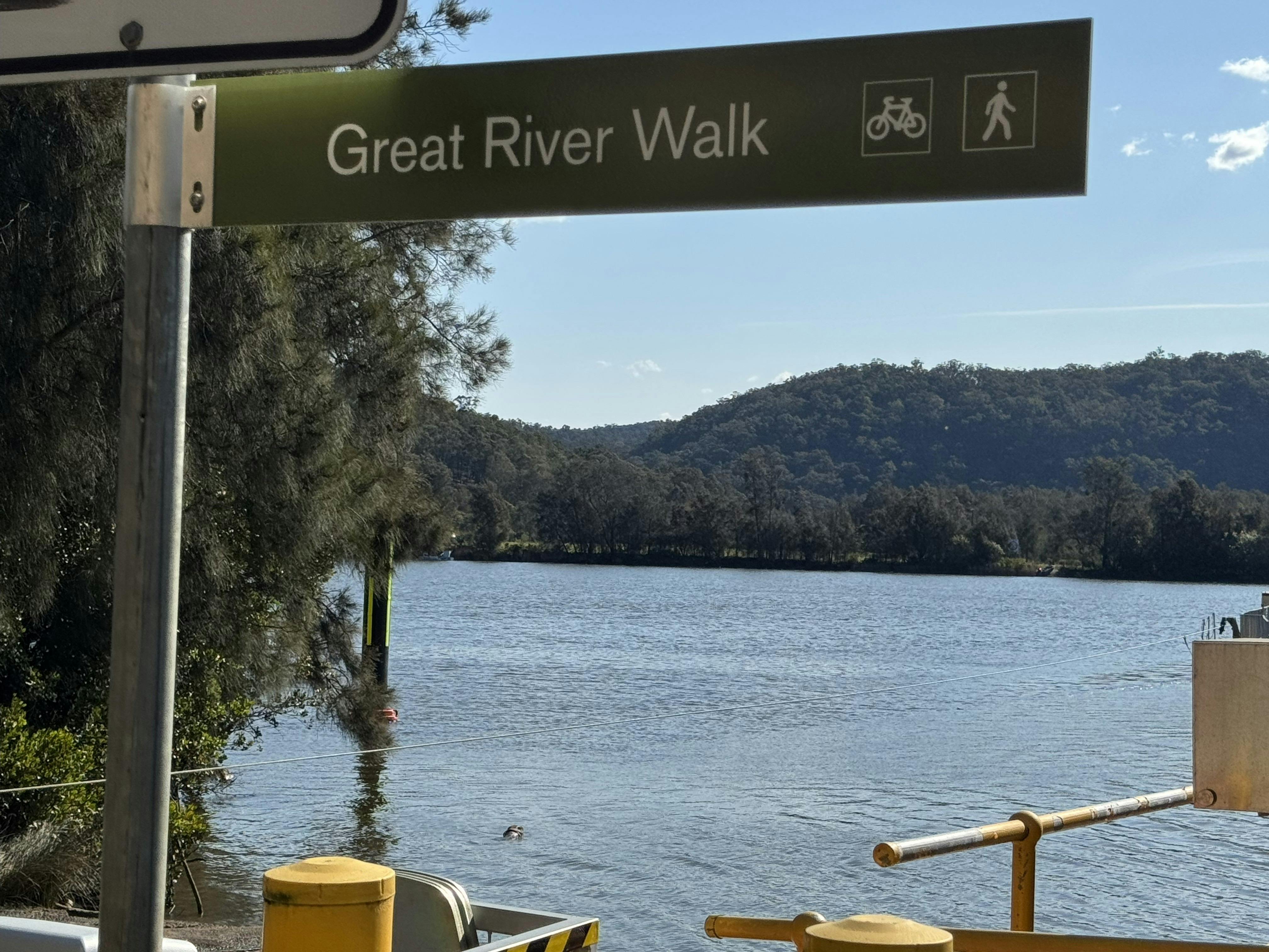 Great River Walk track- pointing the way