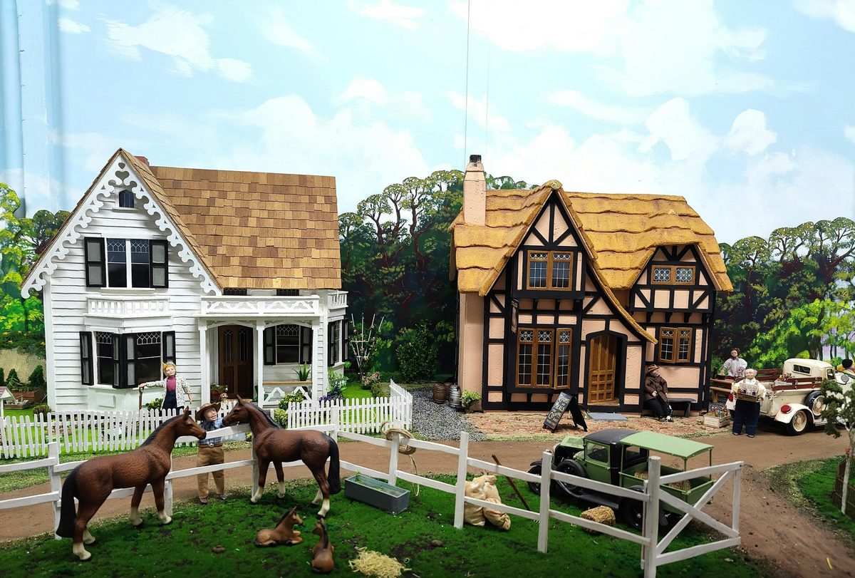 Greenleaf Village - Horses