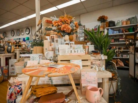 Parkes News and Gifts