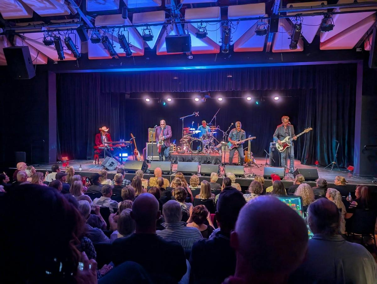 Cowra Civic Centre edit1