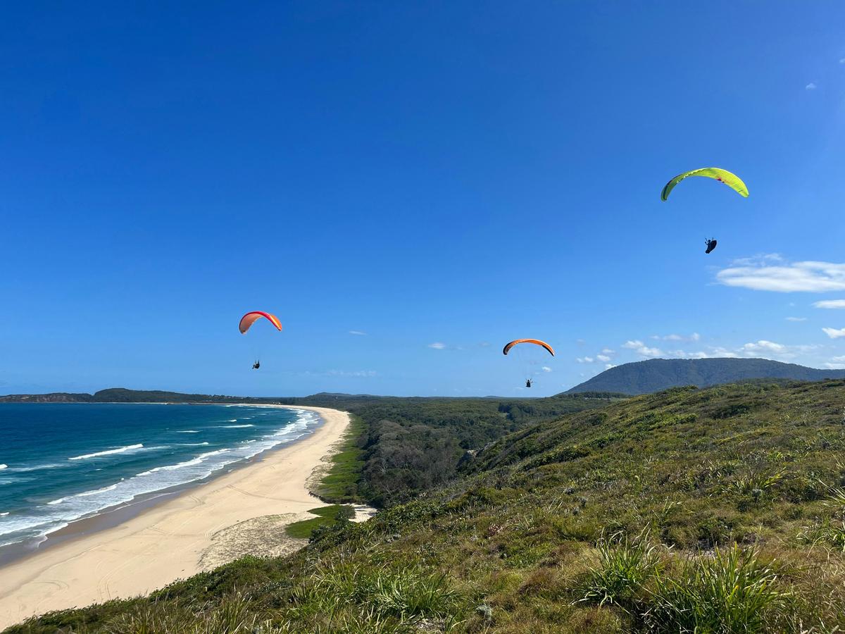 Bonny Hills Paragliding