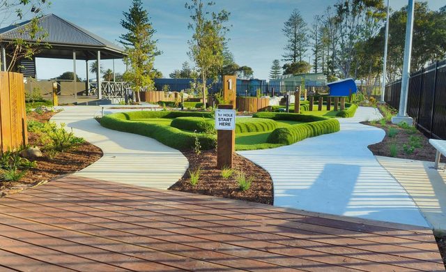 Crescent Head Mini Golf