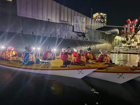 Vivid Moonlight Sea Kayaking - Darling Harbour