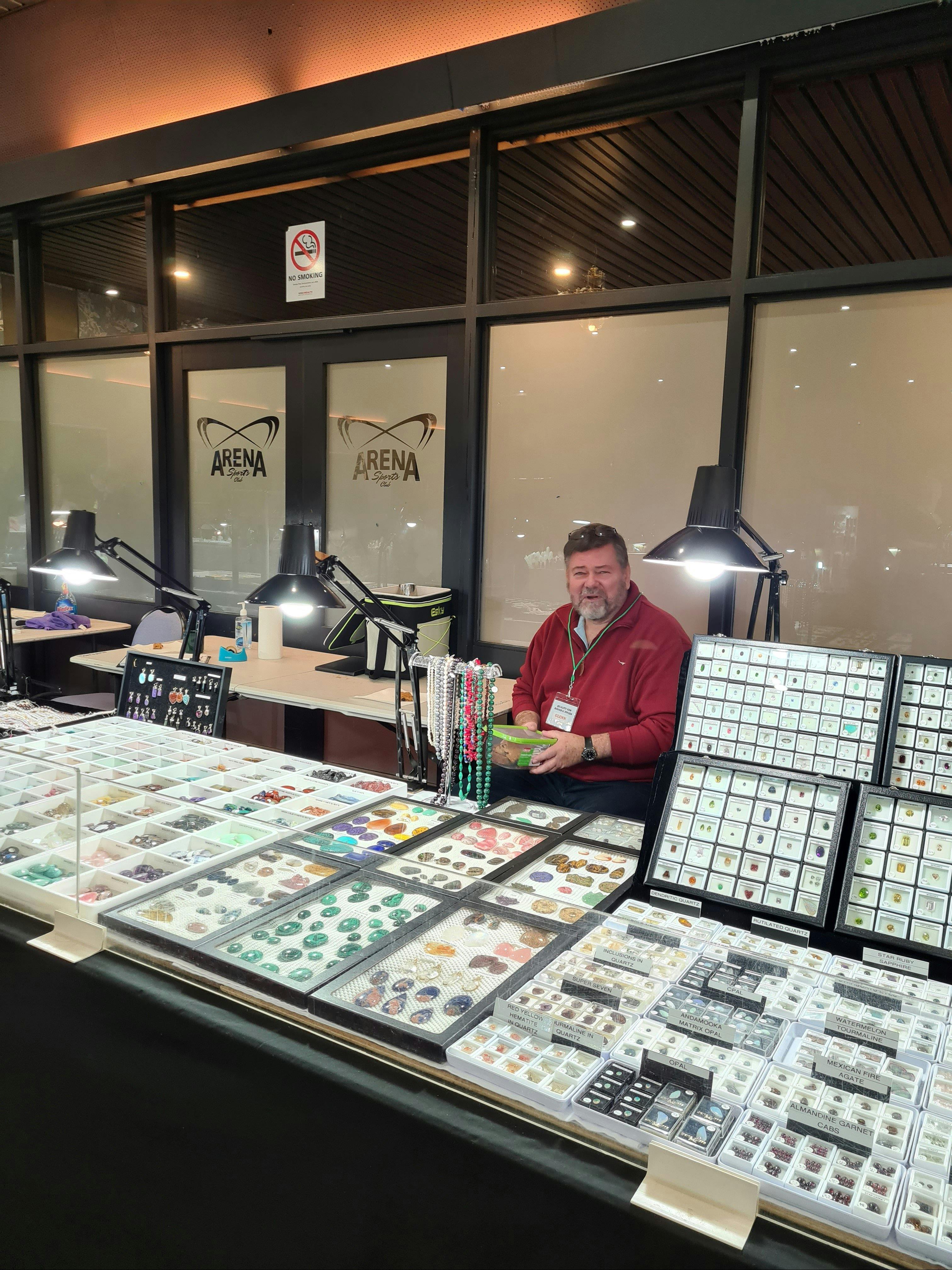 Fine gemstones and Lapidary rough