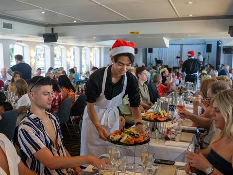 Showboat Christmas Day Cruises In Sydney