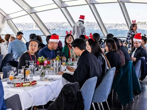 Clearview Glass Boat Christmas Day Lunch Cruise With Drinks