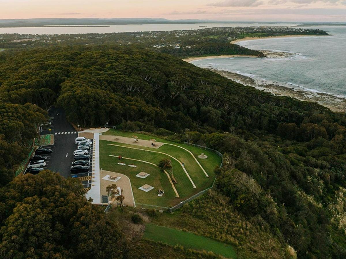 Aerial view of Crackneck Point lookout, showing parking area and access. Credit: Remy Brand/DCCEEW