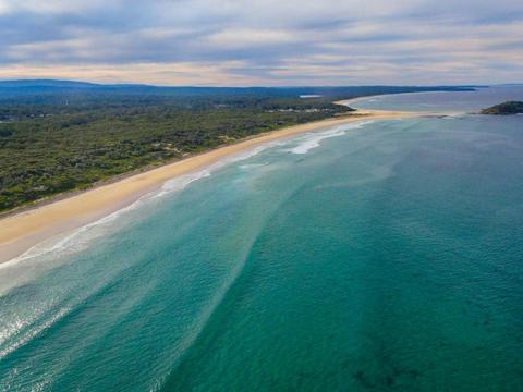 Crampton Island Beach