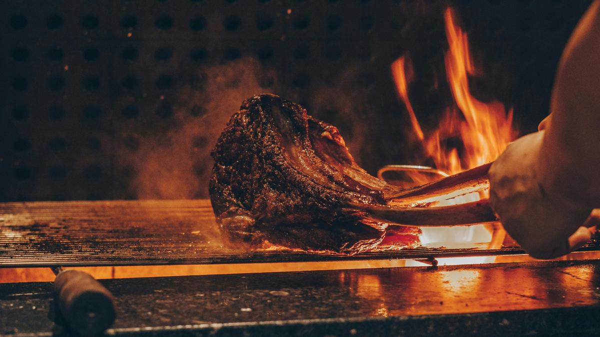 Nioka Tomahawk on grill