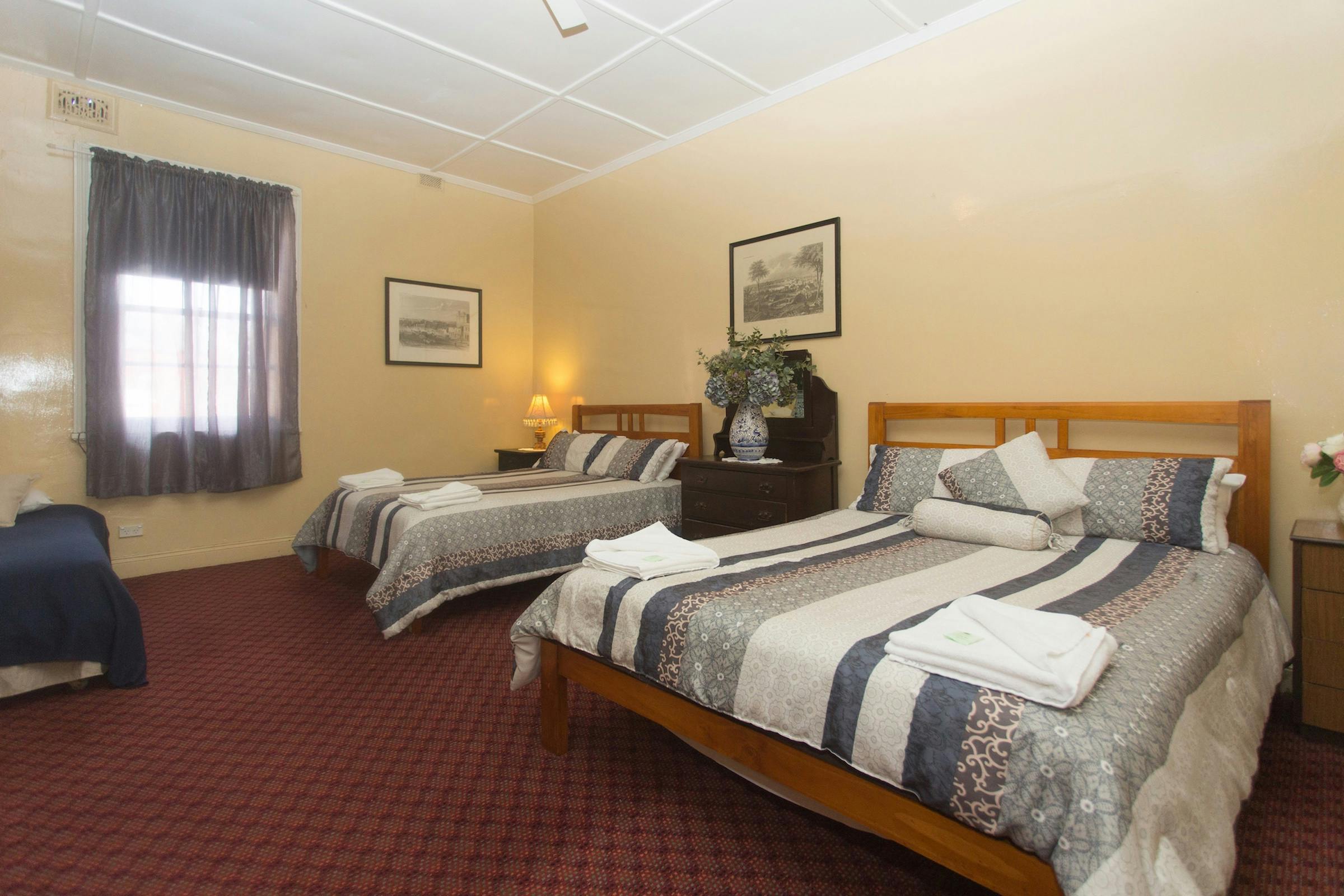 Southern-Railway-Hotel-Coolavin-pub-goulburn-accommodation