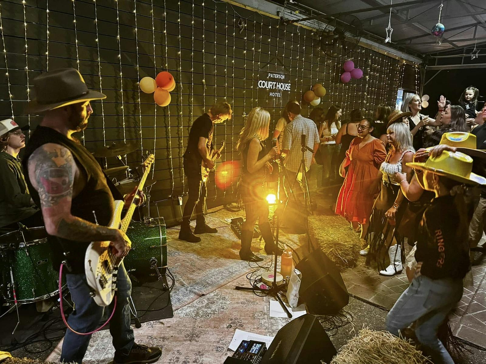 Paterson Court House Hotel music band