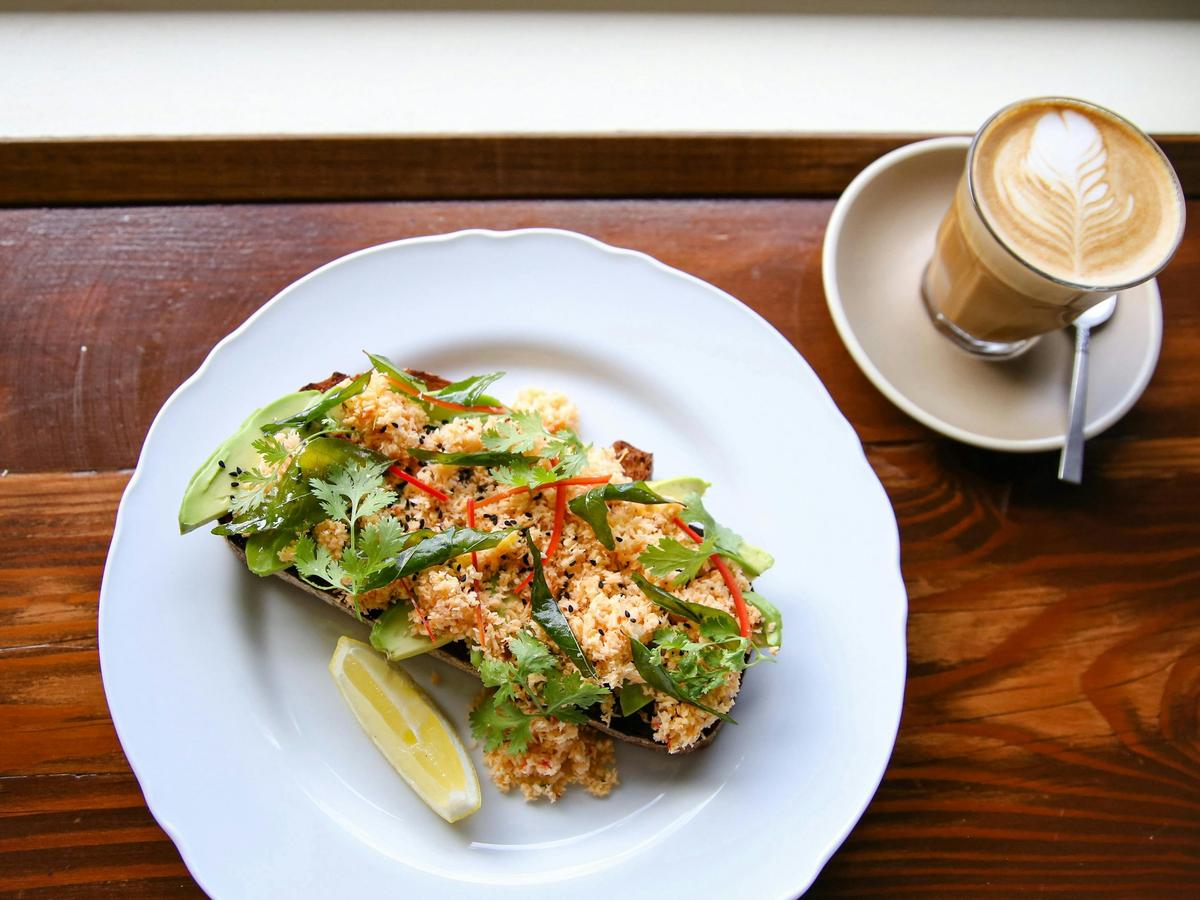 Avo toast, coconut sambal, fried curry leaf