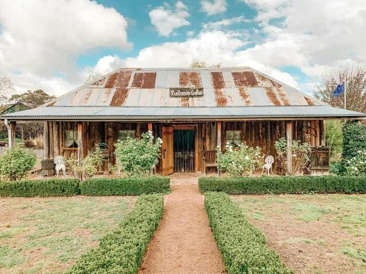 Rollonin Cafe Bowning