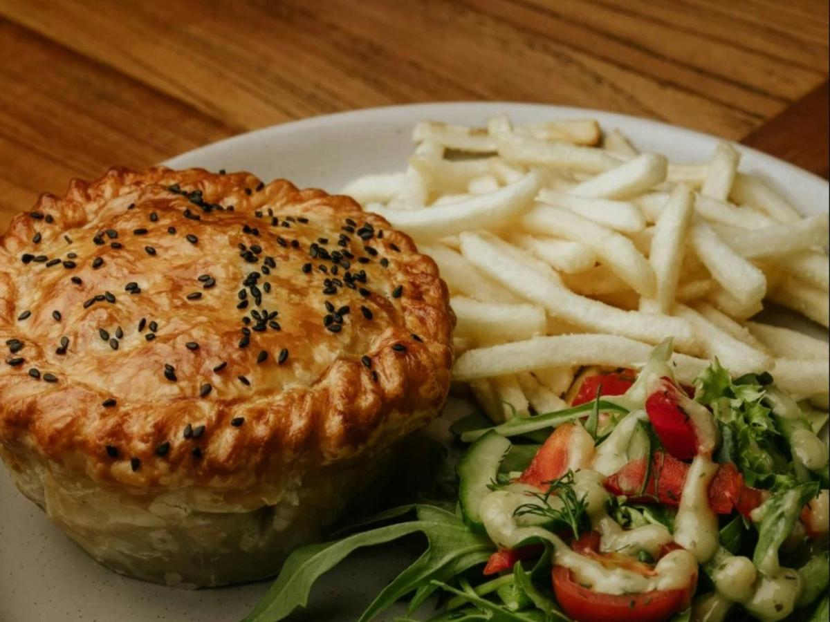 Surveyor General Inn