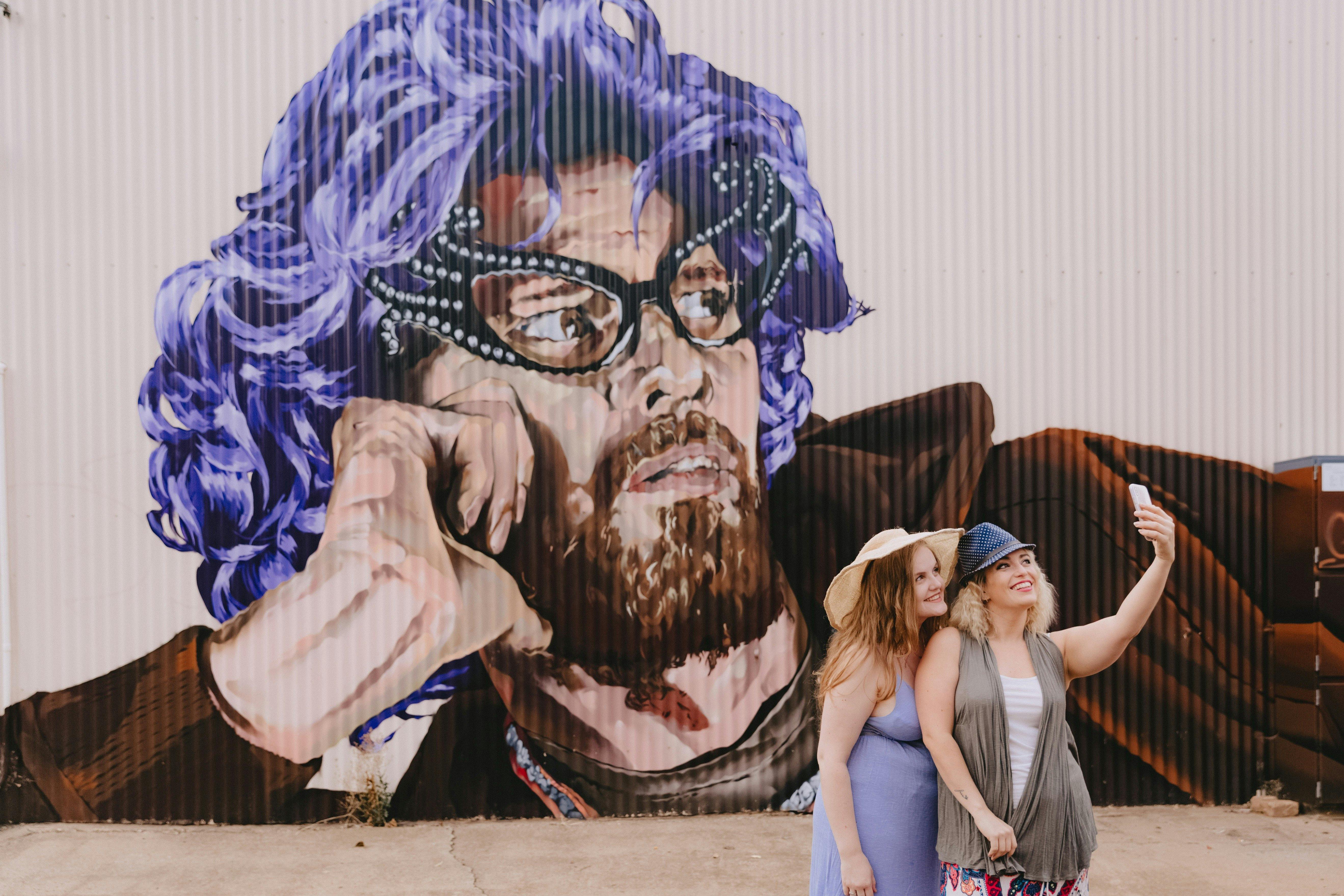 Cadell Place Murals