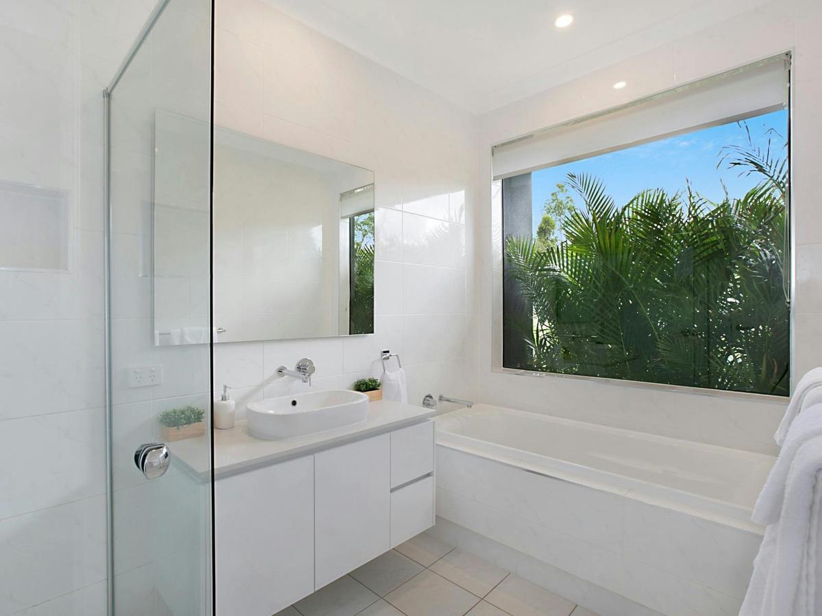 1OAK bathroom