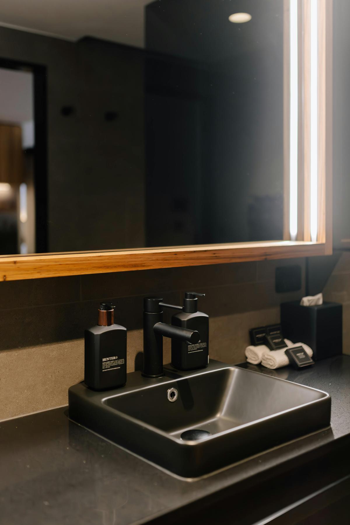 Studio Deluxe Bathroom