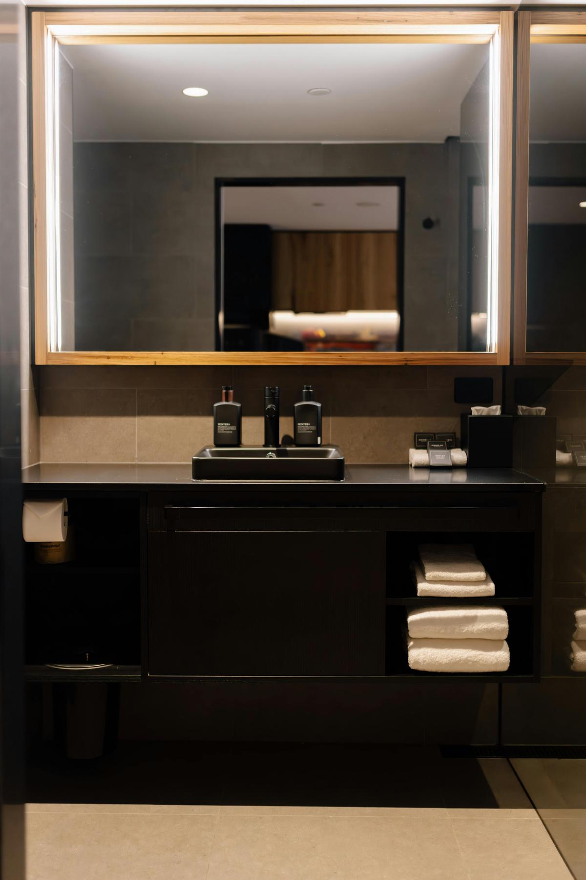Two Bedroom Deluxe Interconnect Bathroom