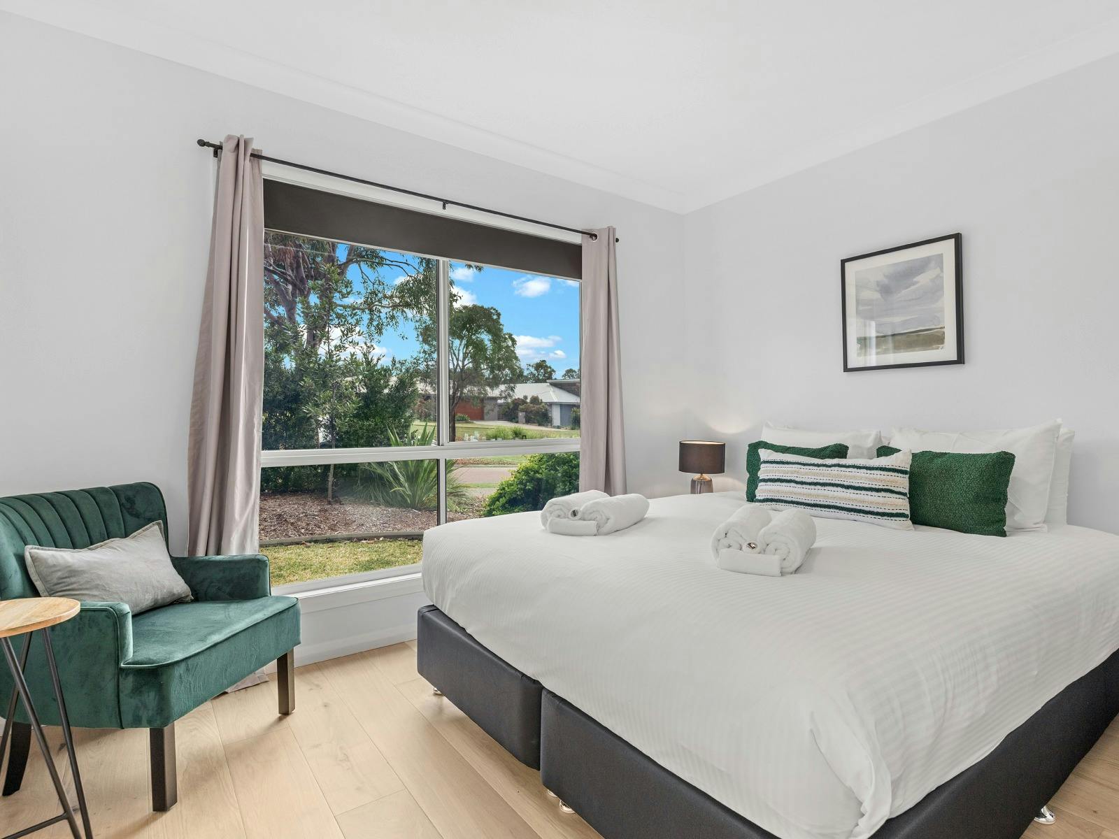 21 Forever bedroom 2